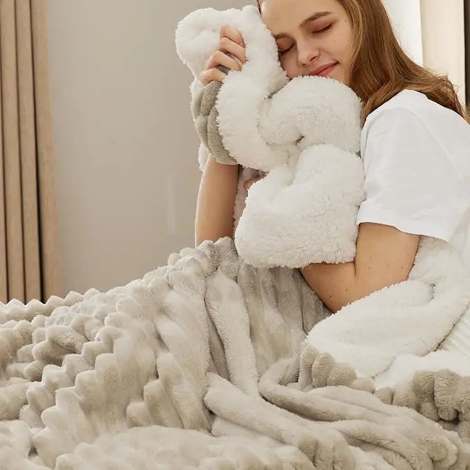 Cozy Sherpa Blanket | Ultra Soft Plush Fleece Throw Blanket | Warm Lightweight Comfort for Bed, Sofa & Living Room